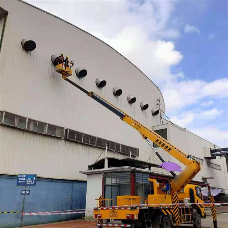 南京栖霞高空作业车出租服务：专业广告牌安装解决方案